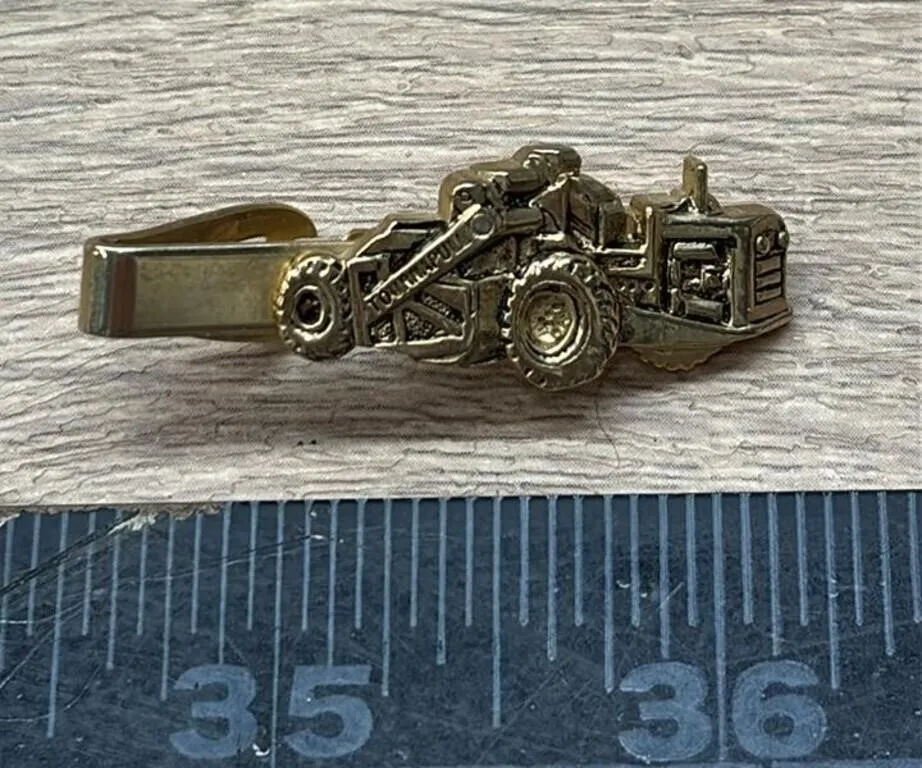 Tournapull Tie Pin. *DC