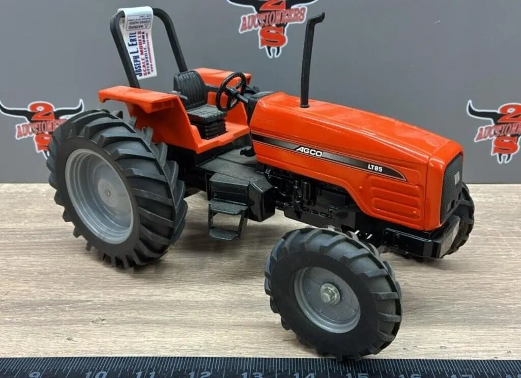 1:16 Scale Models AGCO LT85 Tractor.