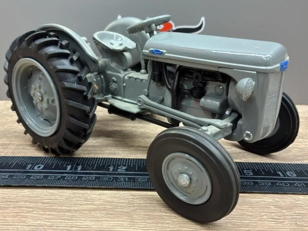 1:16 Scale Models Ferguson Tractor.