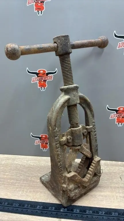 Vintage Cast Iron Pipe Vise.
