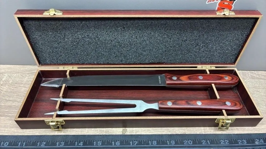 Promotional Casselman Carving Set - Brownlee Farm