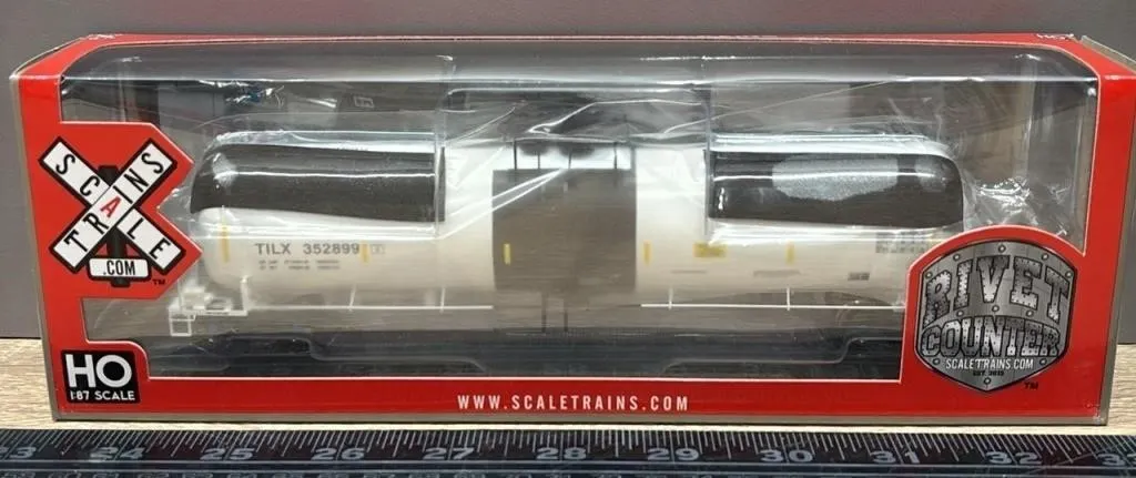 HO Rivet Counter Trinity Industries Tank Car.