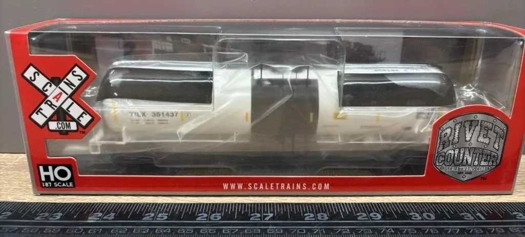HO Rivet Counter Trinity Industries Tank Car.