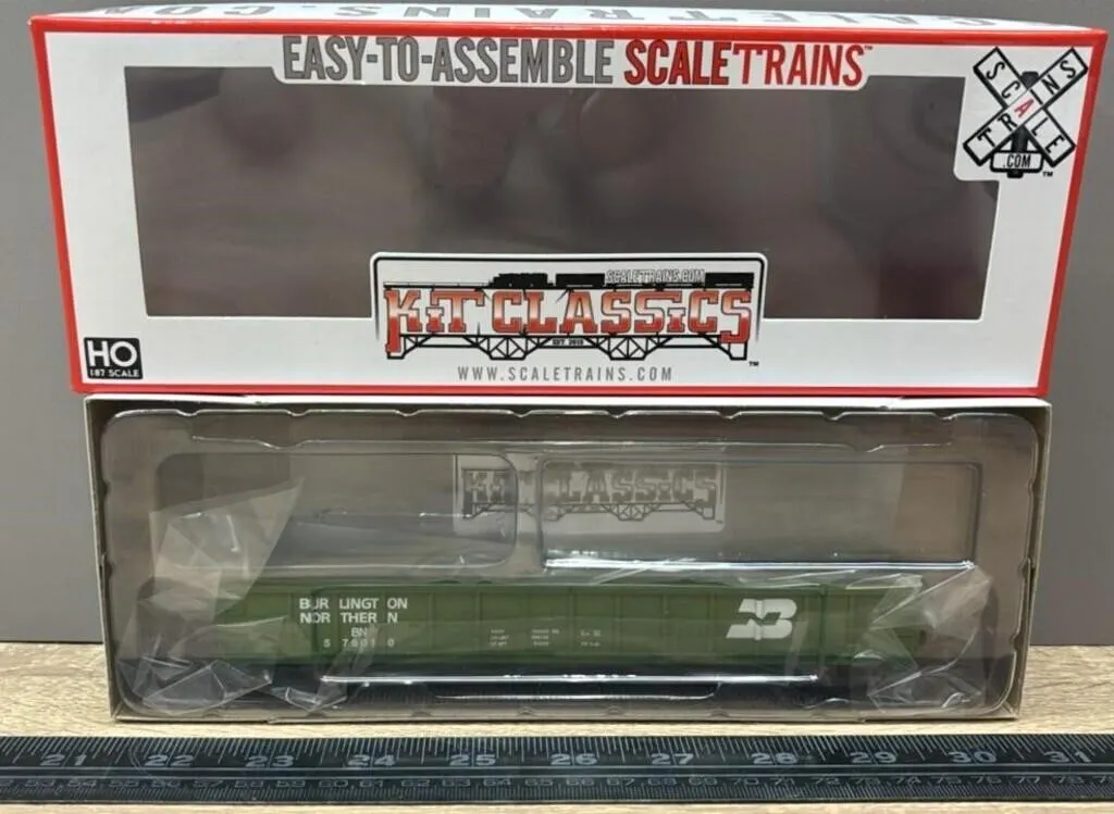 HO Kit Classics CBQ Burlington Northern Gondola.