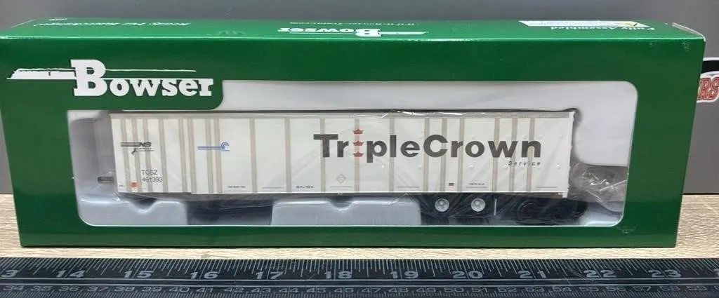 HO Bowsers RR Platewall Trpl Crwn Lg Logo CR/NS.
