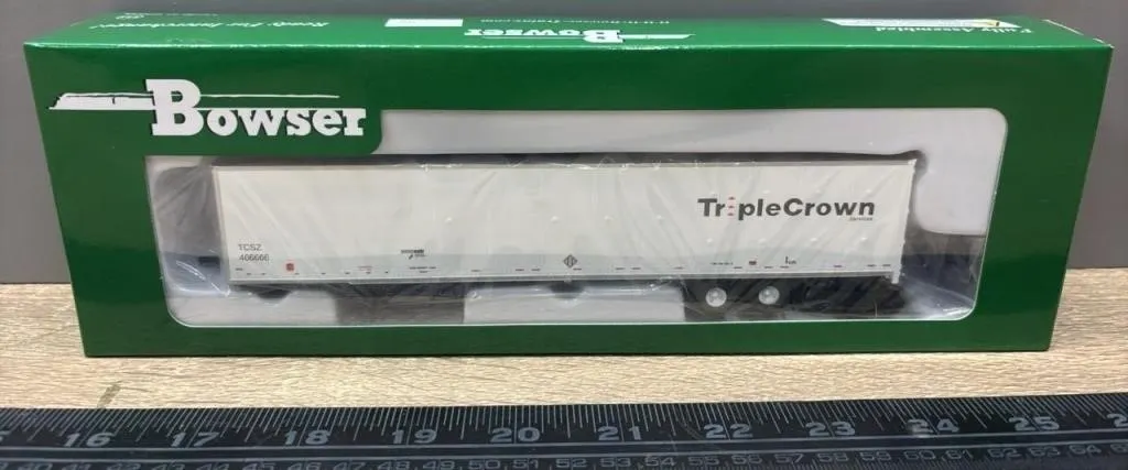HO Bowsers RR Dura Plate Trpl Crwn Med Logo NS.