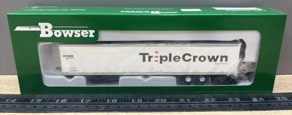HO Bowsers RR Rivet Side Trpl Crwn Lg NS. Unused.