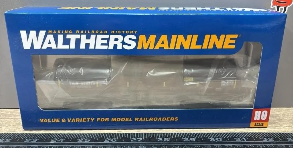HO Walters Mainline Trinity 25,000GAL Tank Car.