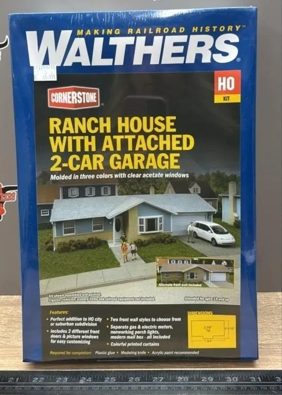 HO Walthers Ranch House W/Attached Garage Kit.