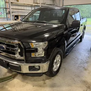 2015 Ford F-150 XLT 4 door V-8 eng. 4x4 37,638 mi