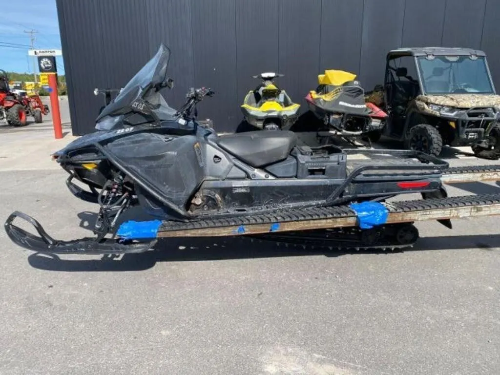 2023 Ski-Doo Expedition LE Snowmobile 2BPSAAPA7PV0