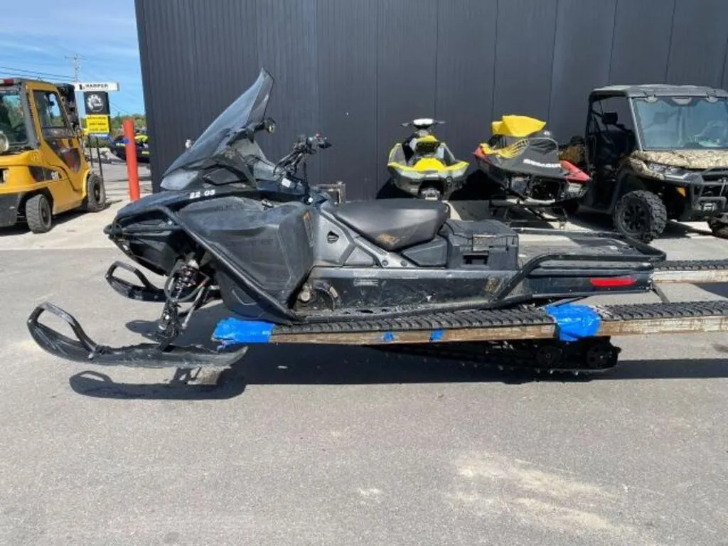 2023 Ski-Doo Expedition LE Snowmobile 2BPSAAP8PV00
