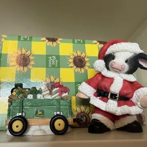 John Deere Mary's Moo Moo Santa, wagon