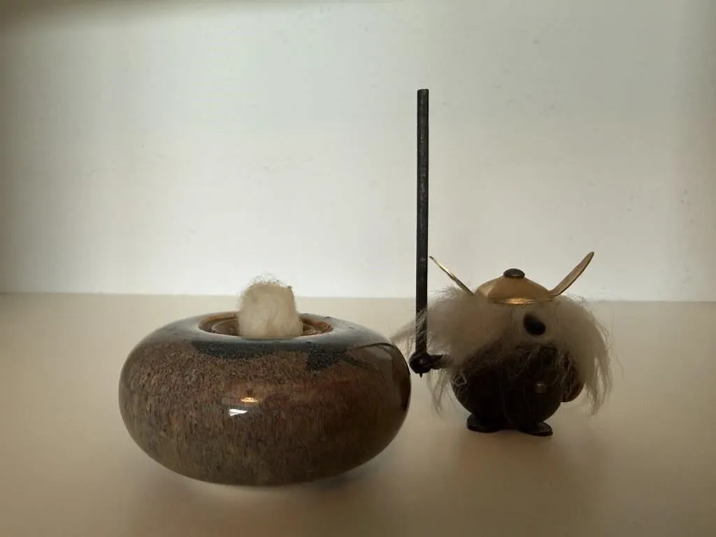 Pottery oil lamp, Viking miniature