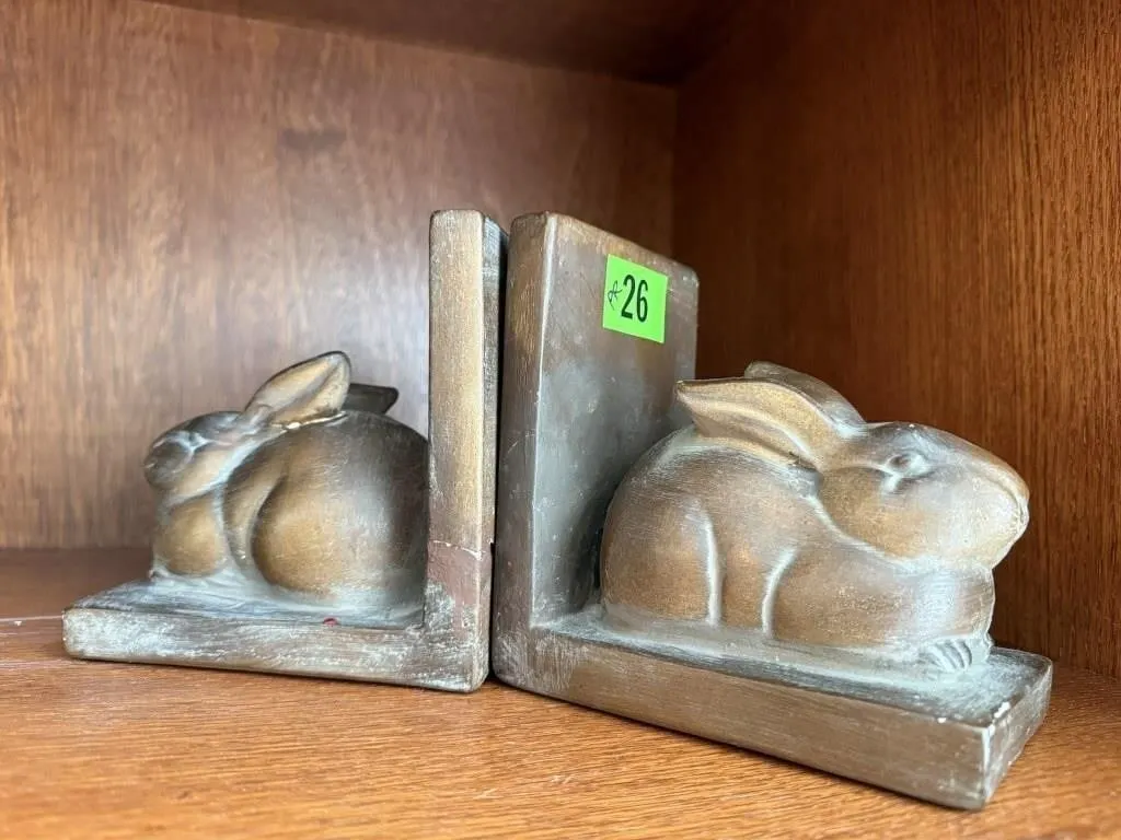 Rabbit bookends