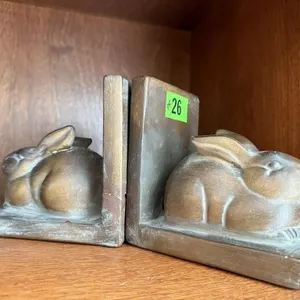 Rabbit bookends