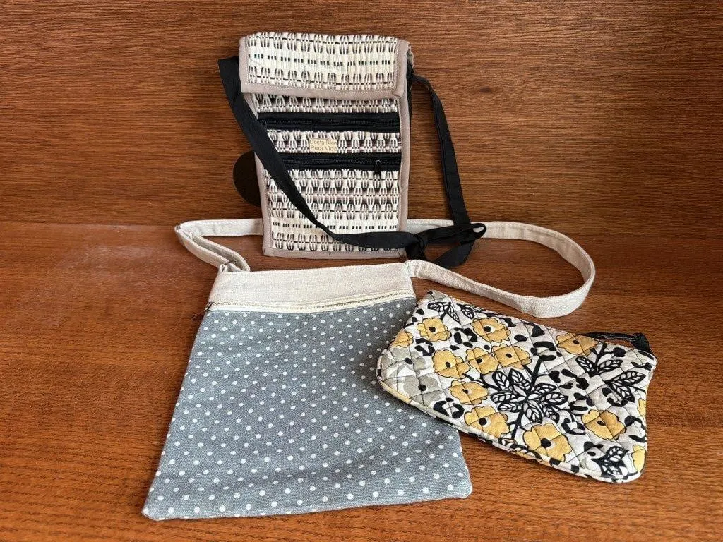 Travel crossbody bags, Vera Bradley bag