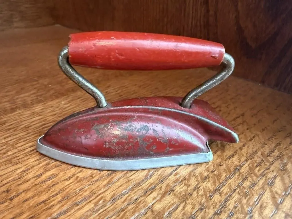 Lady Dover toy iron