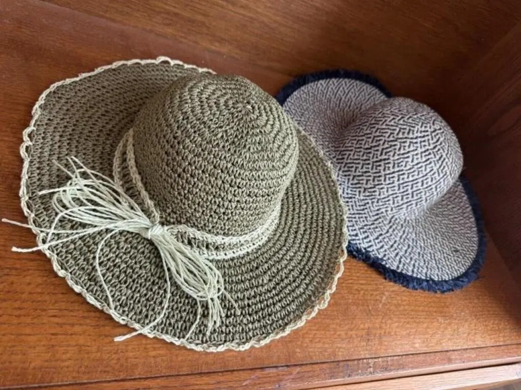 Woven straw sun hats (2)