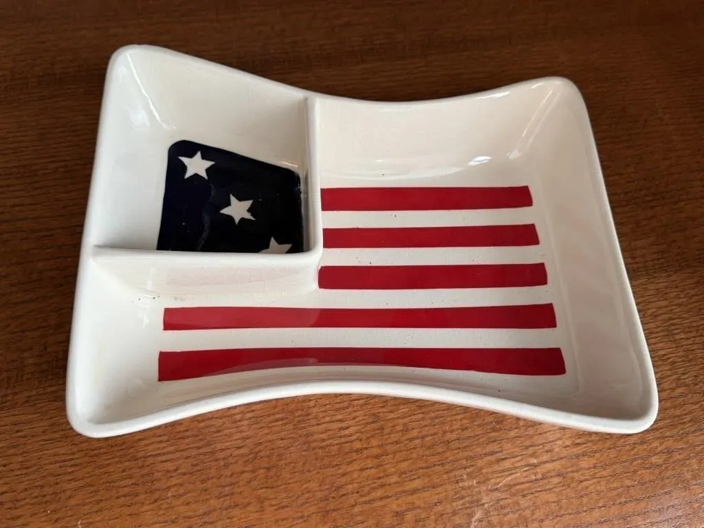 Patriotic flag serving dish
