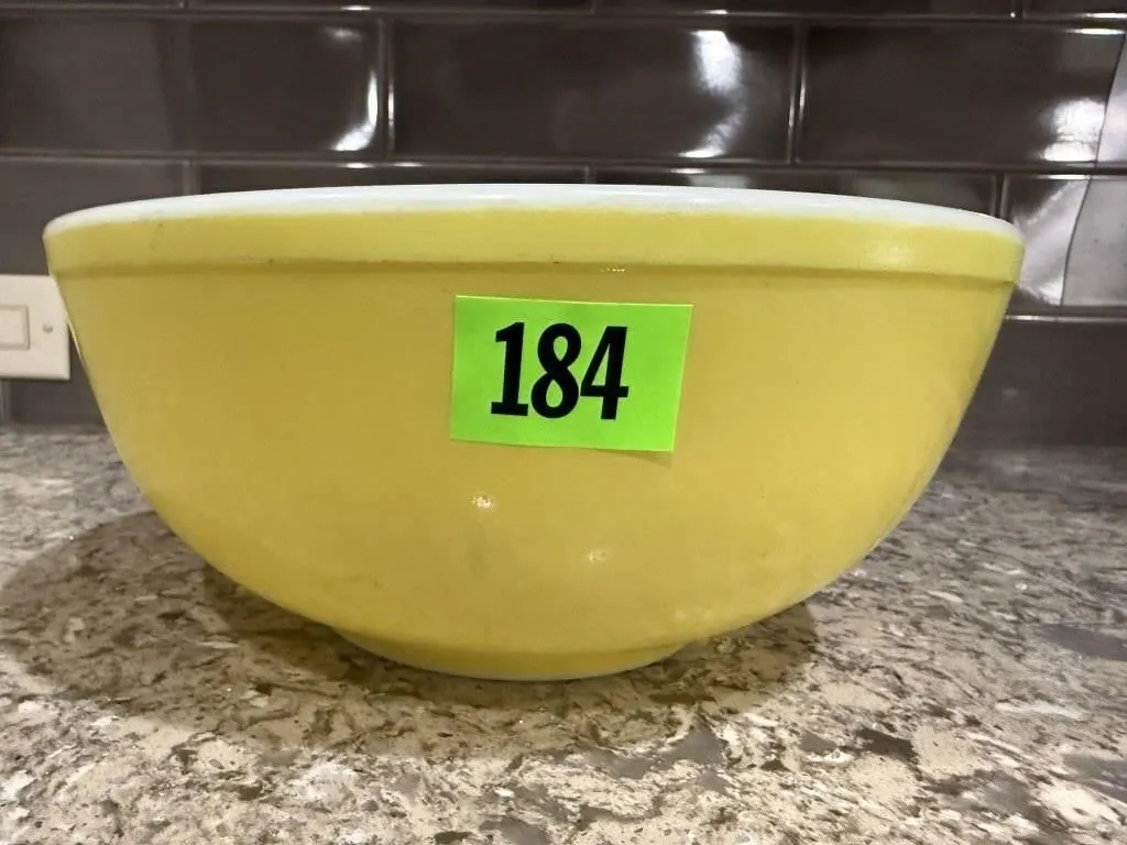 Pyrex yellow mixing bowl