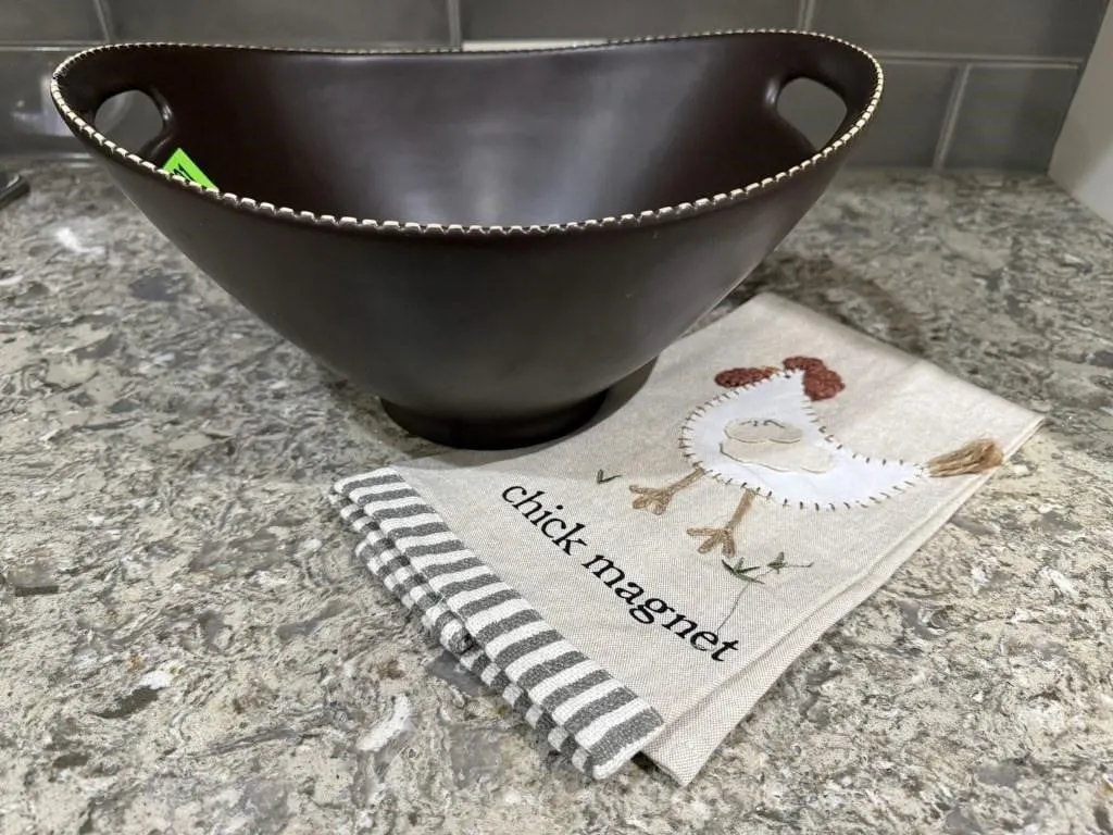 Handled serving bowl, chick magnet hand towel
