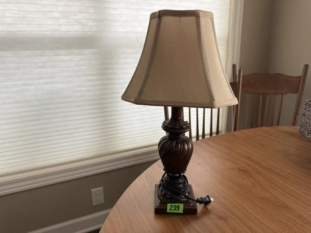 Table lamp