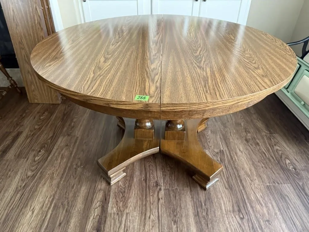 Dining table, chairs (5), table leaves (4)
