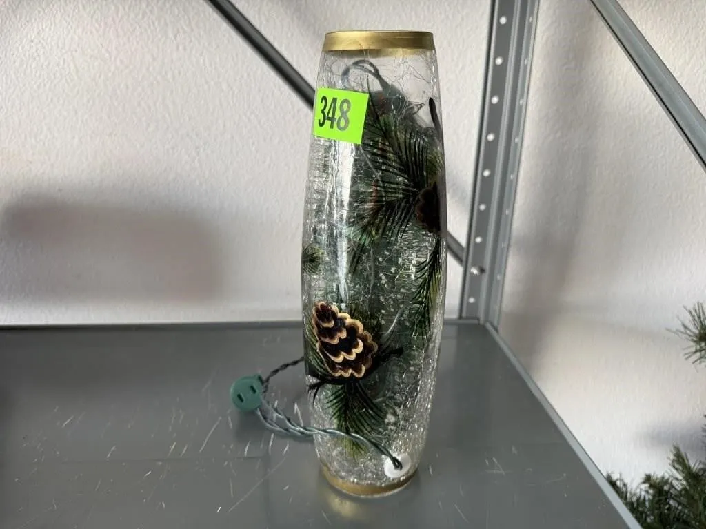 Holiday glass lamp