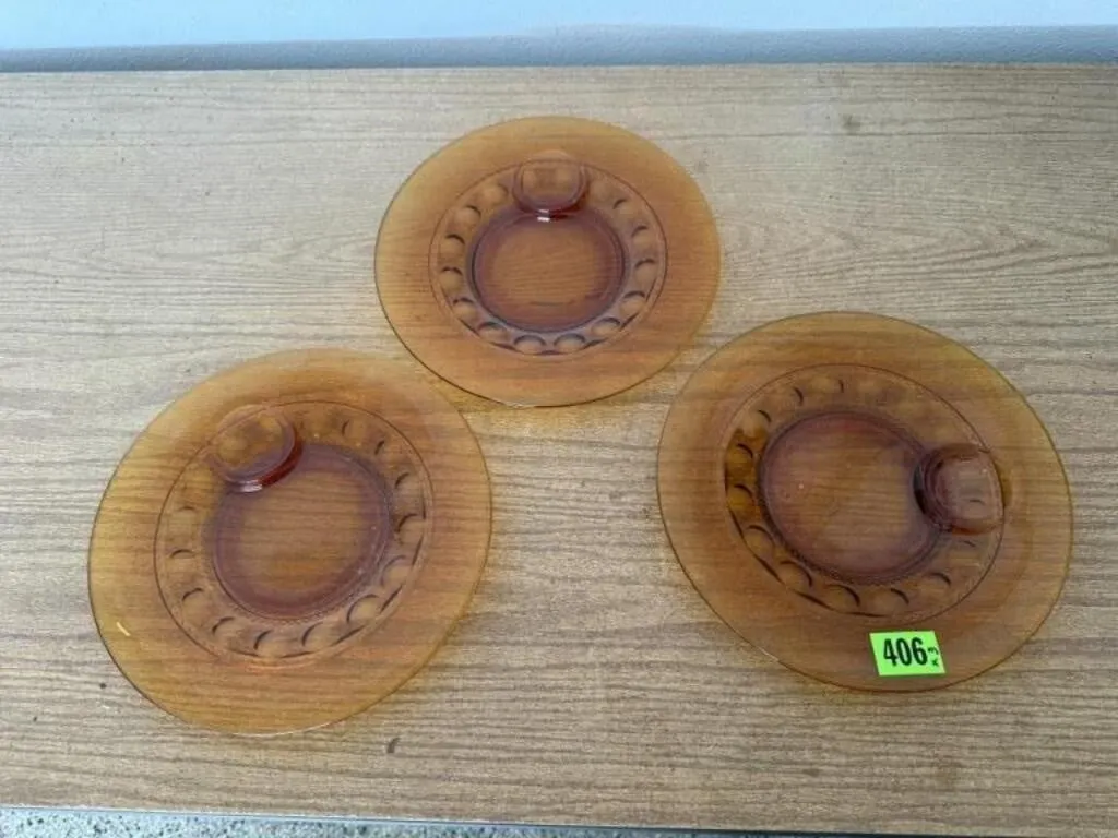 Amber glass snack plates (3)