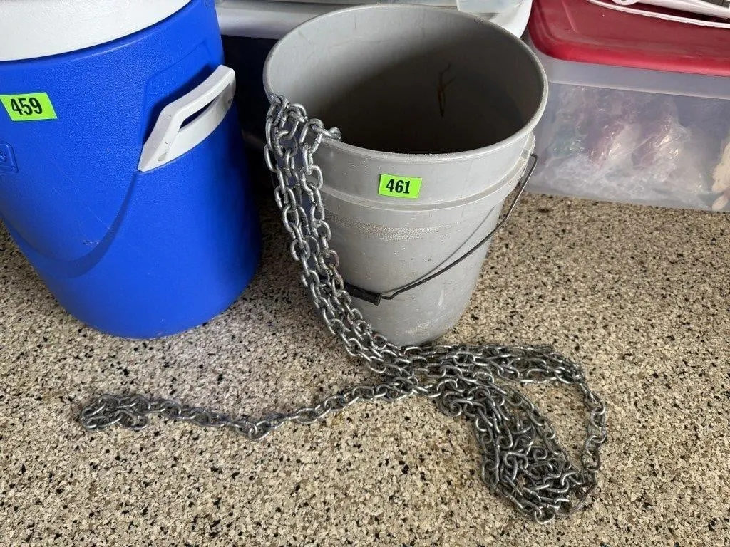 5 gallon bucket, chains