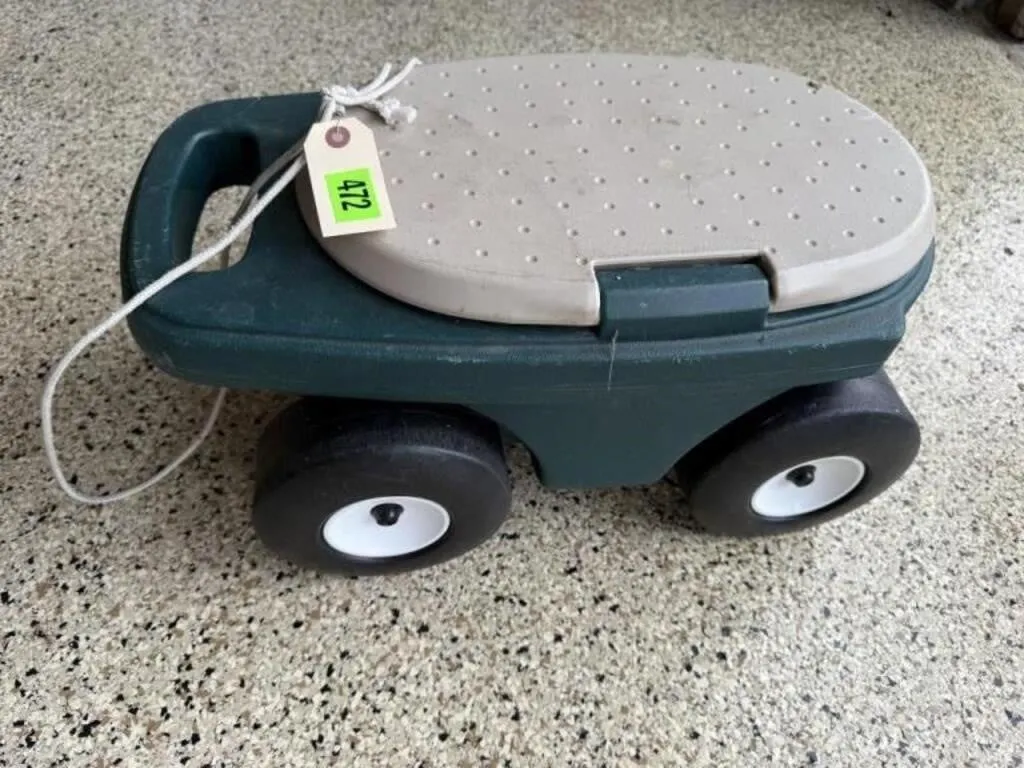 Step 2 garden wagon, hand tools included