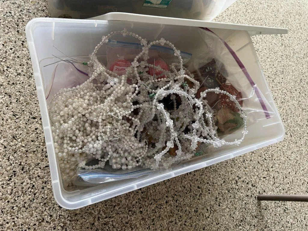 Storage container, beads, potpourri, bowl fillers