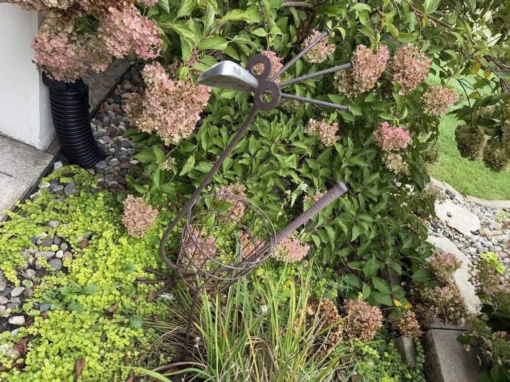 Golf club bird garden art