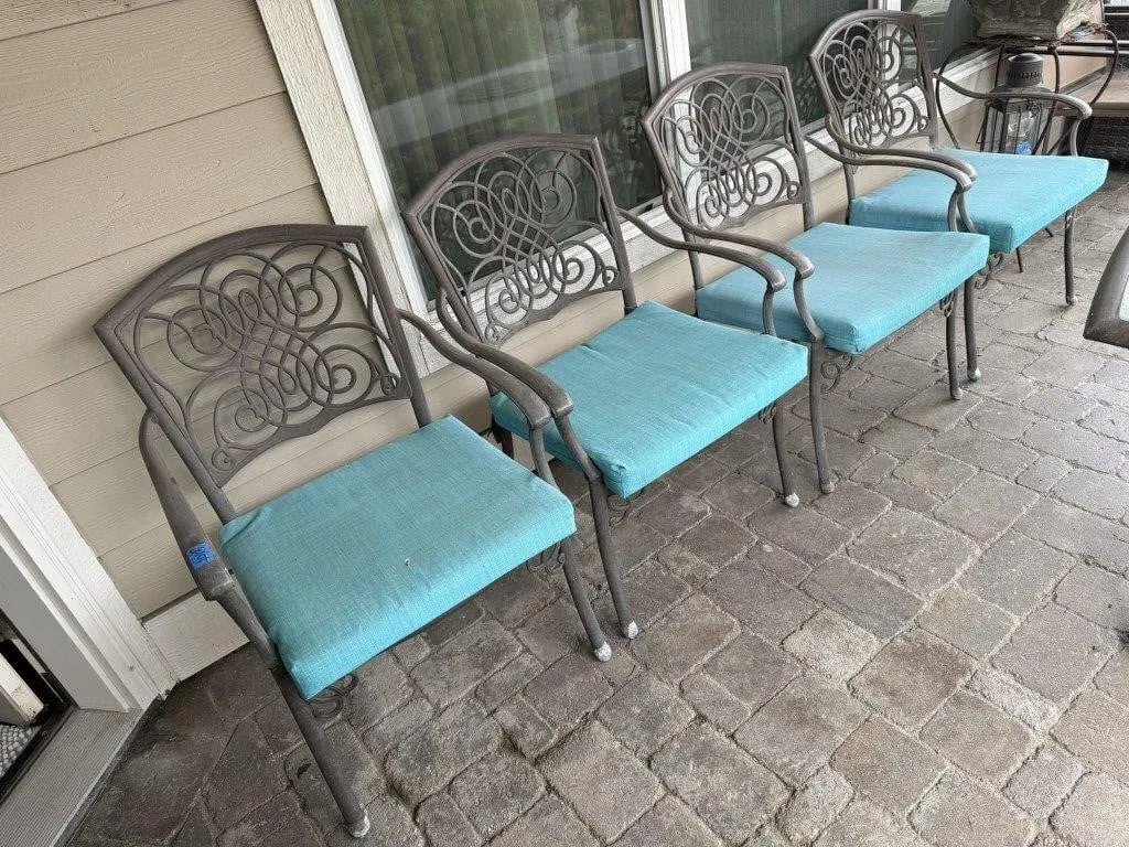 Patio arm chairs (4)
