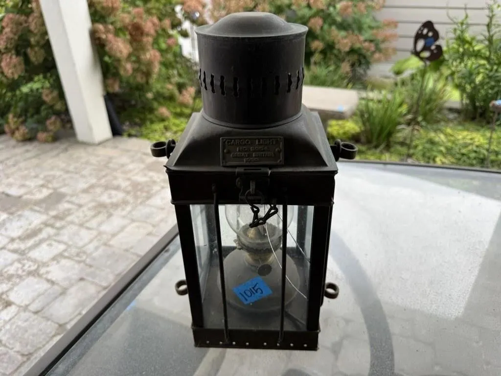 Cargo light lantern