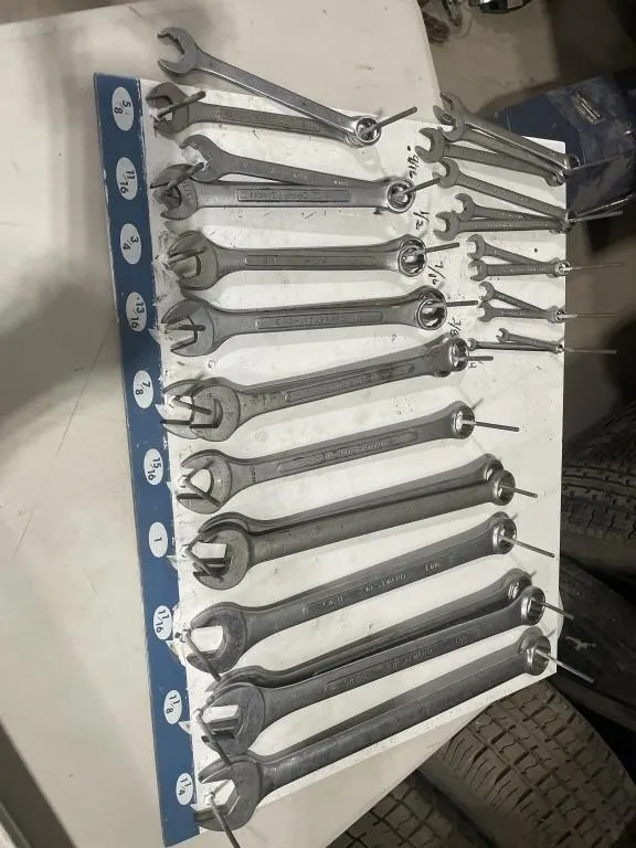 Std Size Wrenchs On Size Board - Sizes 1/4"-1 1/4"