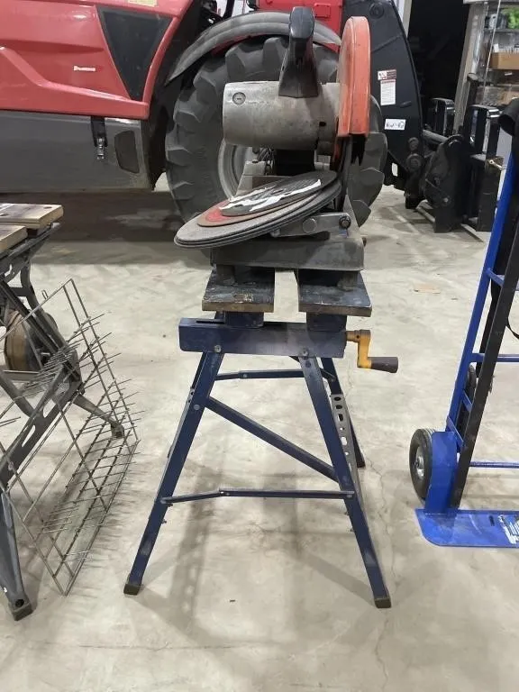 Makita 355mm Portable Cut Off Saw On Stand W/
