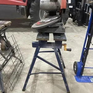 Makita 355mm Portable Cut Off Saw On Stand W/