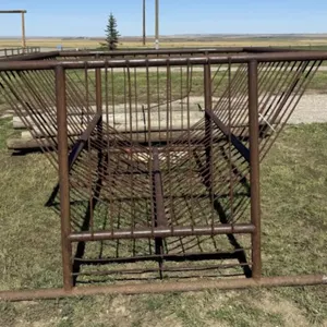 Bale Feeder For Small Animals