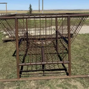 Bale Feeder For Small Animals