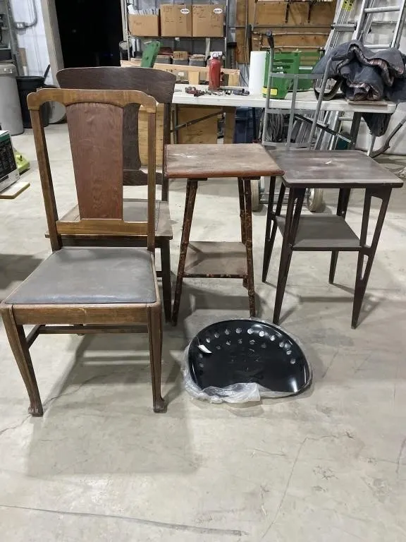 2 Leather Seated Oak Chairs, 2 Side Tables & 4