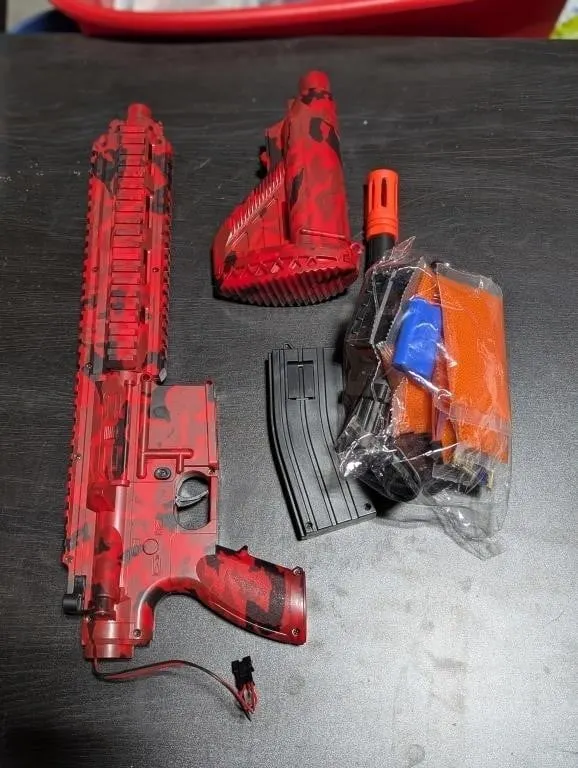 Automatic toy gel blaster rifle