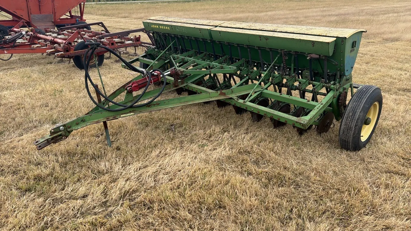 John Deere B-A 10’8” press drill