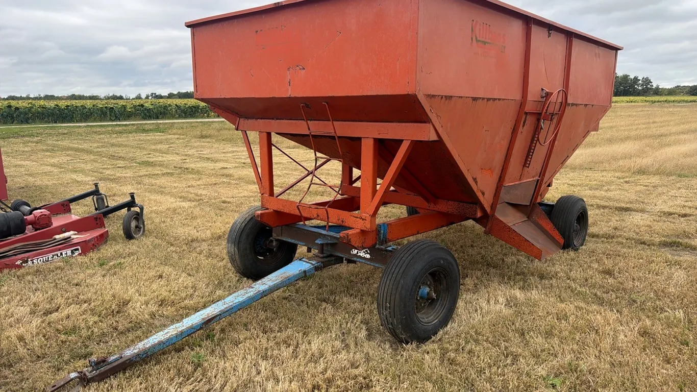 Killbros gravity box on 4-wheel running gear