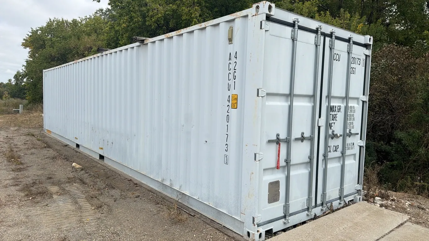 40’x8.5’x8’ Shipping container