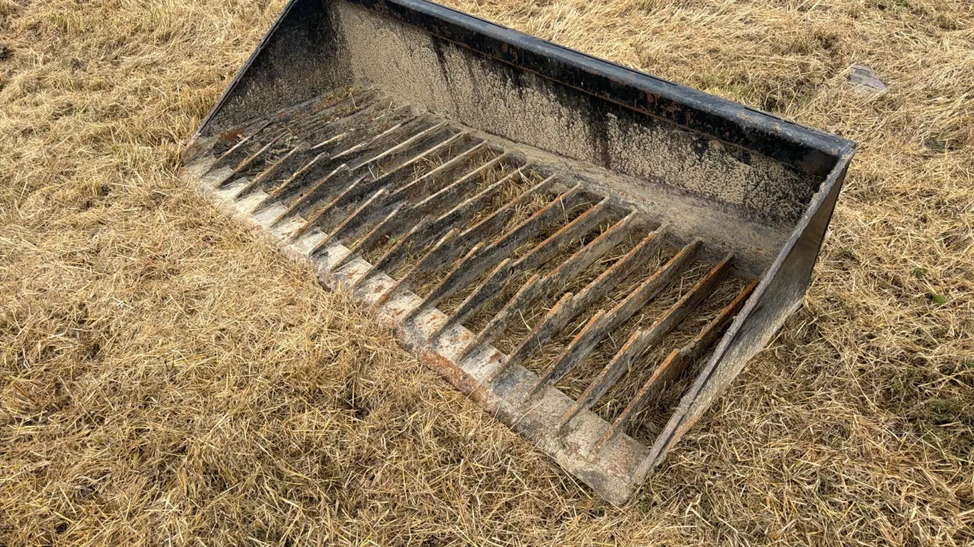 72” rock bucket w/ skid steer quick attach