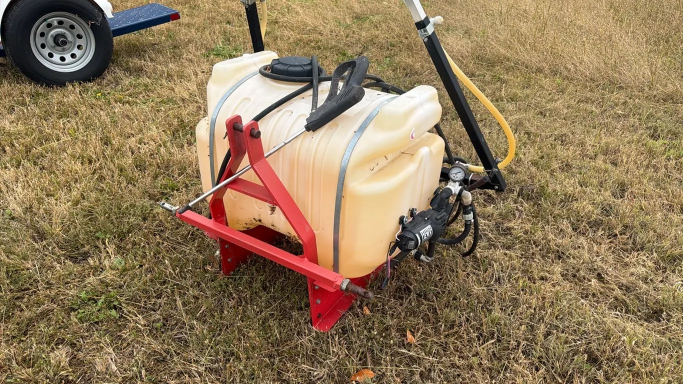 Fimco 28’ 3pt sprayer