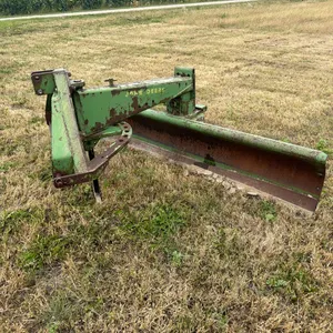 John Deere 115 9’ 3pt angle blade