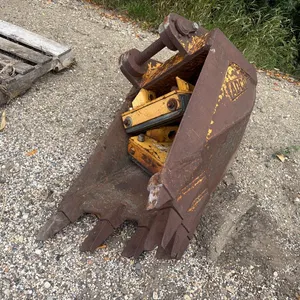Adco 21” Excavating ripper bucket w/ pads